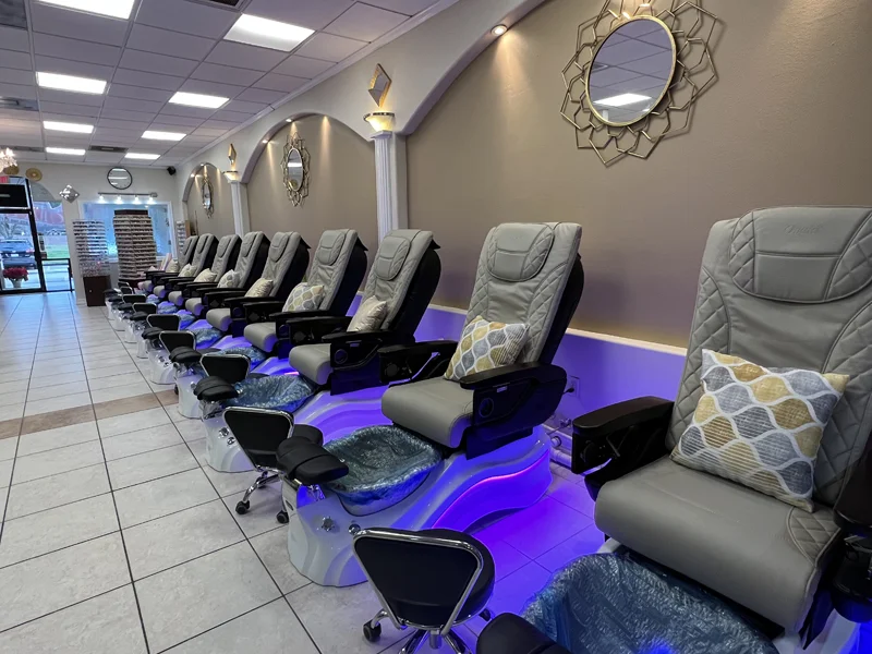 Nail Hut Spa  League City TX